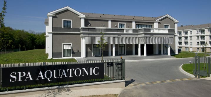 Infos pratiques et contact 1 facade spa aquatonic paris